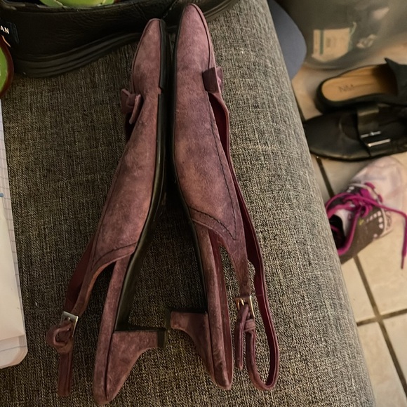 Prada plum slingbacks with kitten heel - Picture 3 of 6